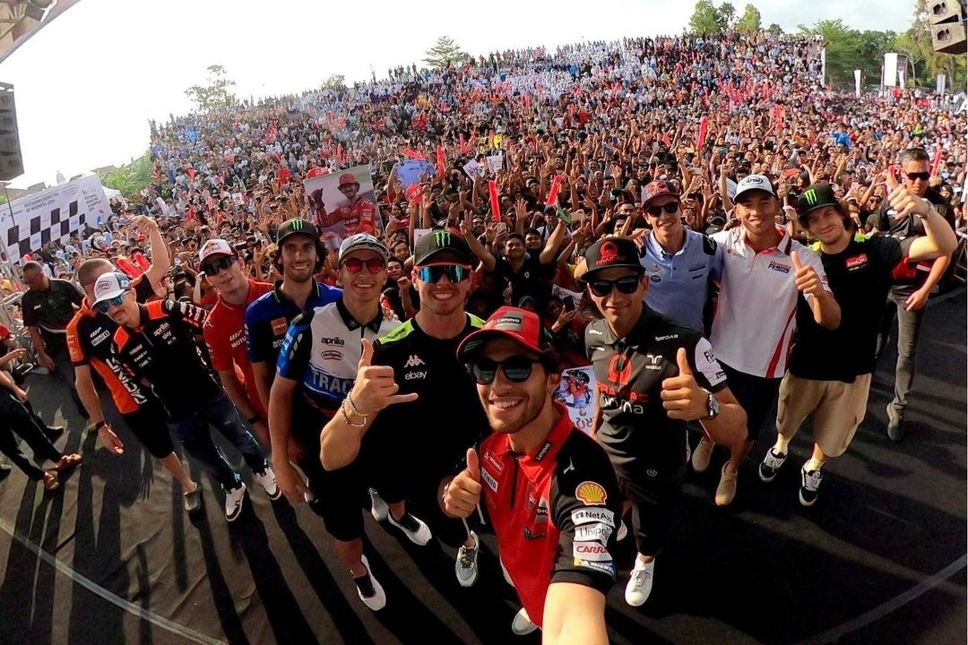 12 Pembalap MotoGP Semarakkan Parade Spektakuler di Kota Mataram