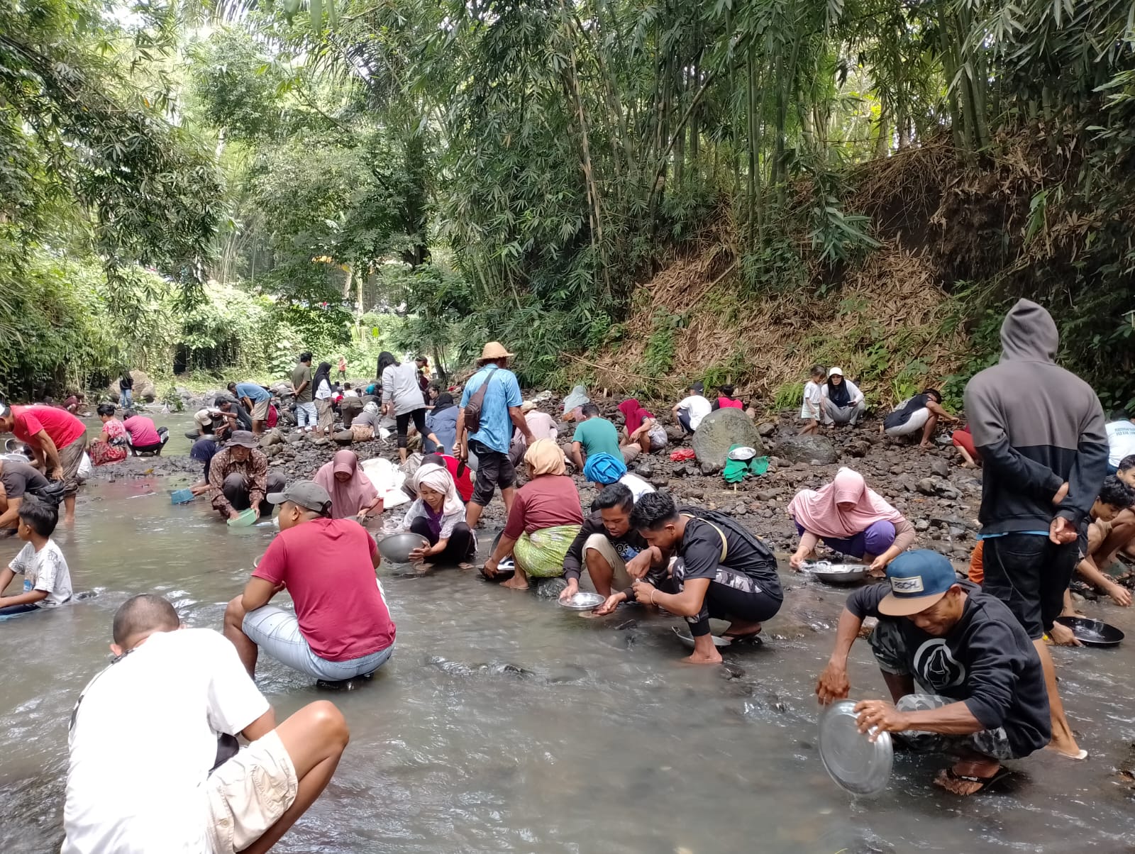 Heboh Penemuan Emas di Sungai Lombok Timur: Berawal dari Sebuah Mimpi